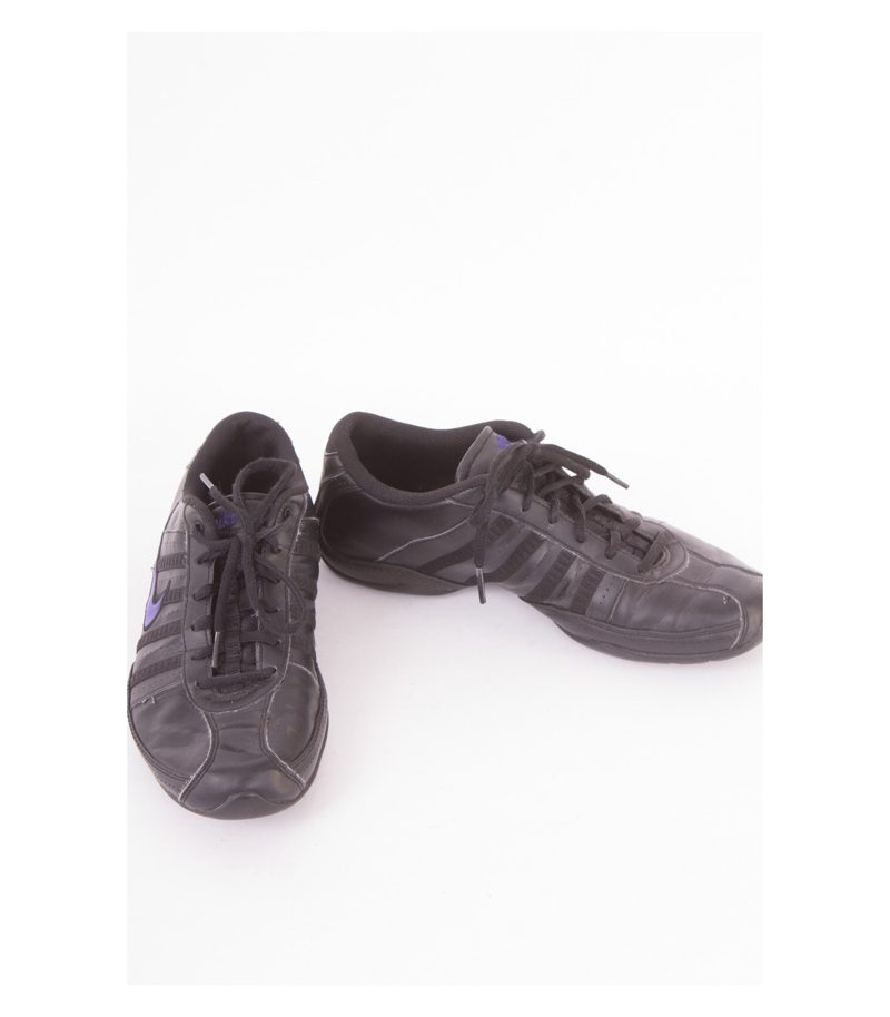 NIKE Damen Sneaker Freizeitschuh Gr. EU 40,5 Schwarz – Foto 1